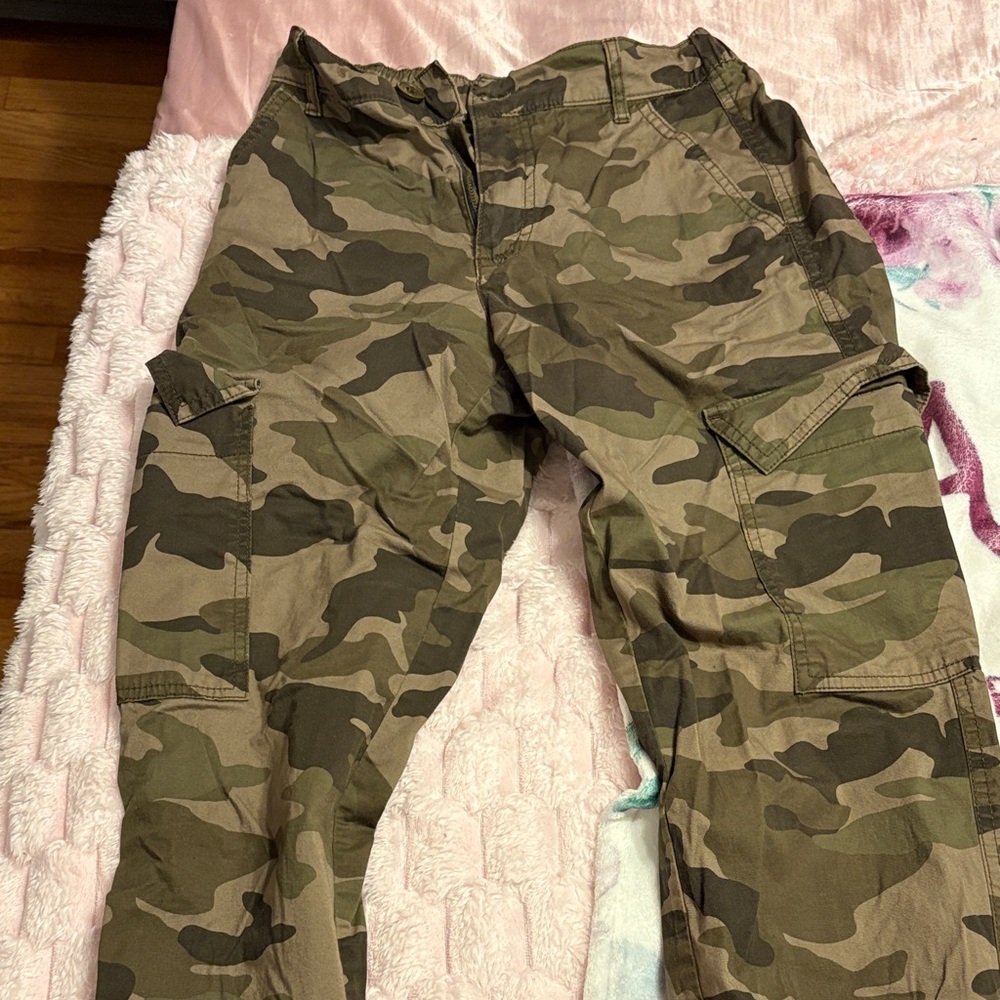 Garage Camouflage Patterned Pants